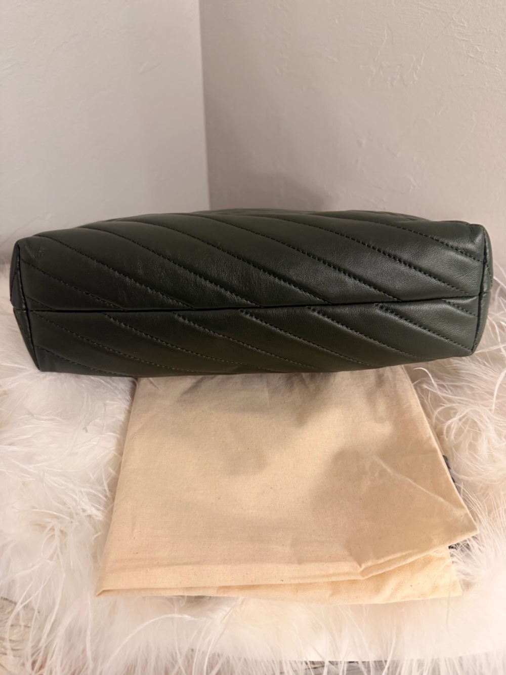 AUTHENTIC KIRA CHEVRON SHOULDER BAG IN SYCAMORE - Picture 4 of 5
